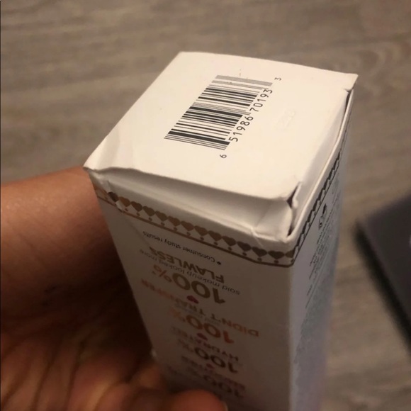 Hangover 3-in-1 Setting Spray - Picture 3 of 4